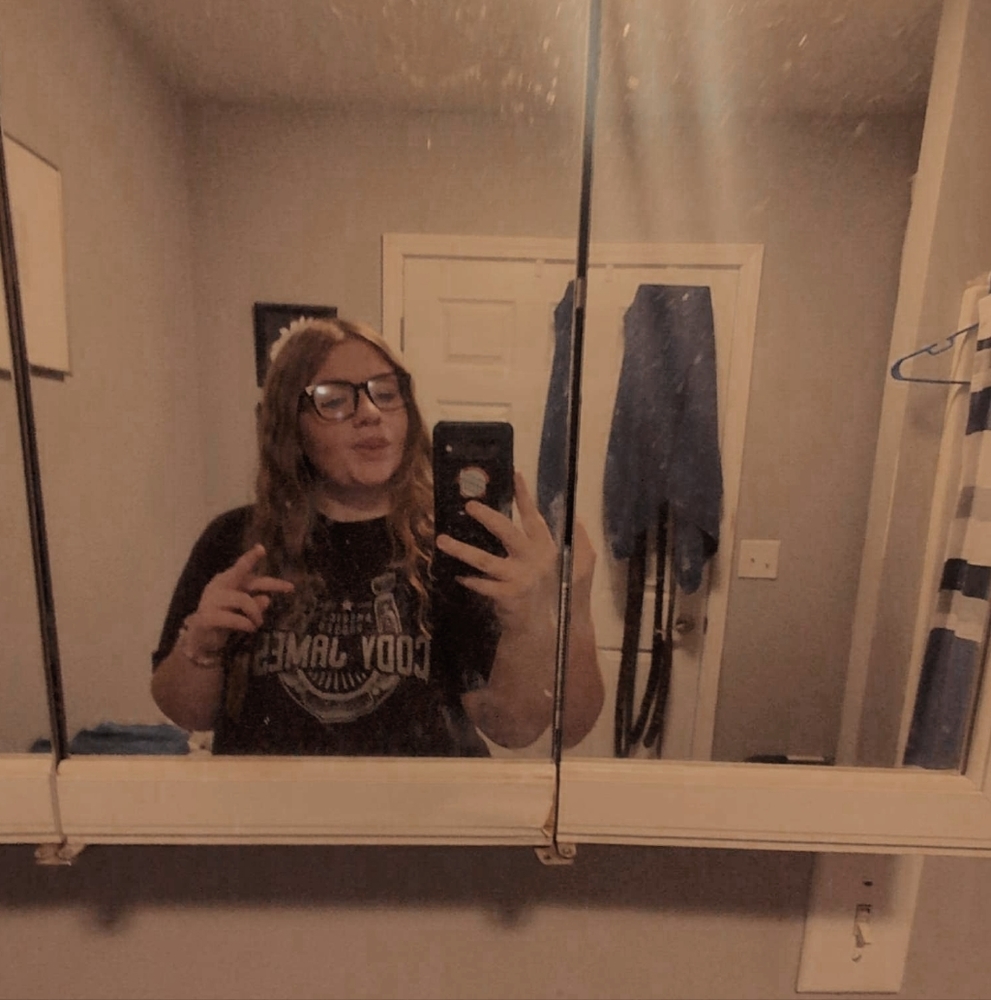 Meet your Posher, Emilee